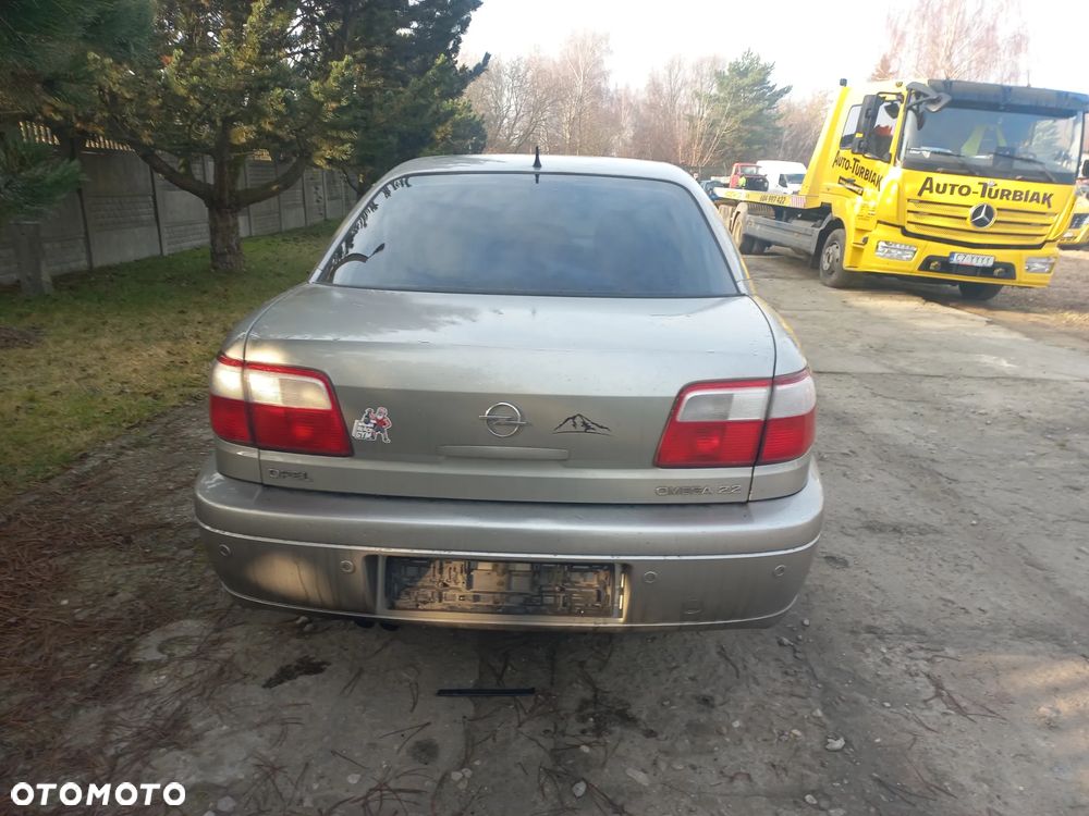 Opel Omega B C lift 2.2 benzyna sedan 02r Z158 - 5