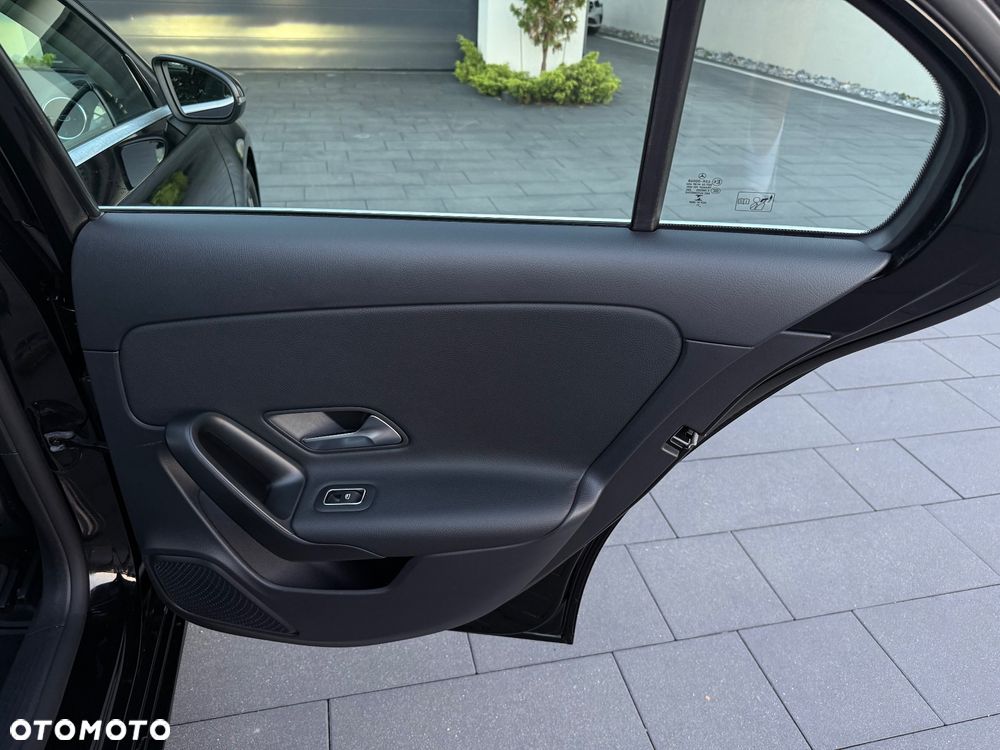 Mercedes-Benz Klasa A 180 d 8G-DCT Progressive - 29