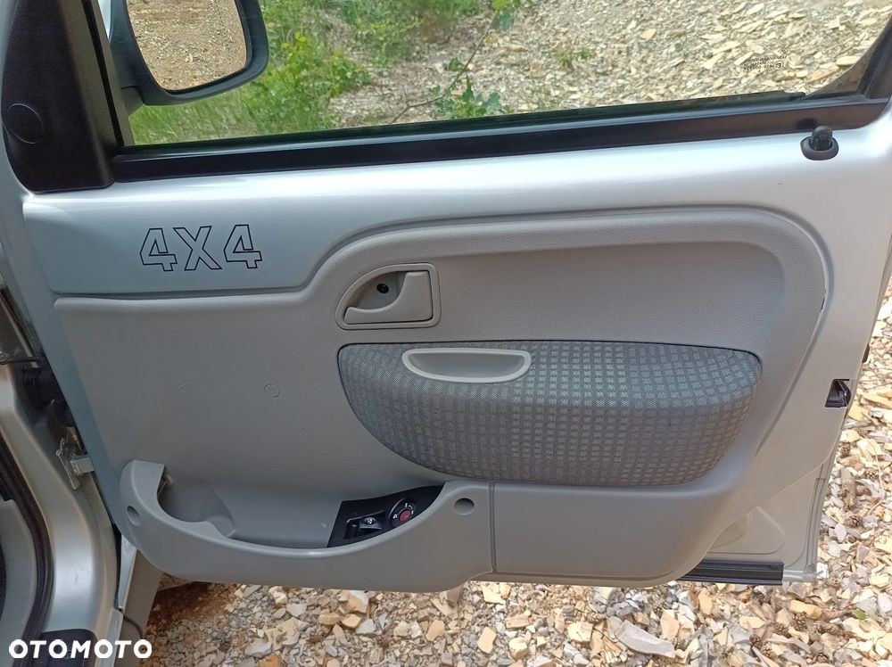 Renault Kangoo 4x4 1.6 16V - 12