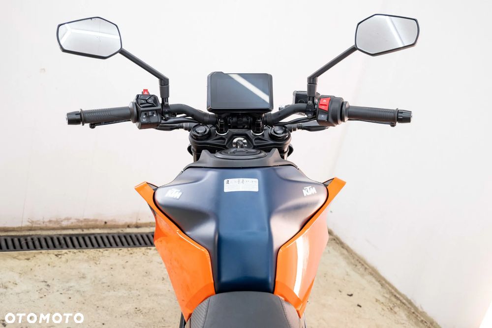 KTM Duke 125 - 22