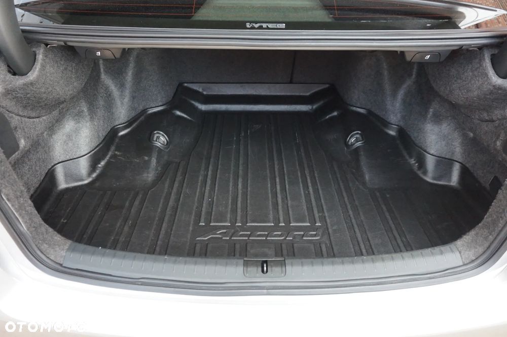 Honda Accord 2.0 Elegance Advantage - 20