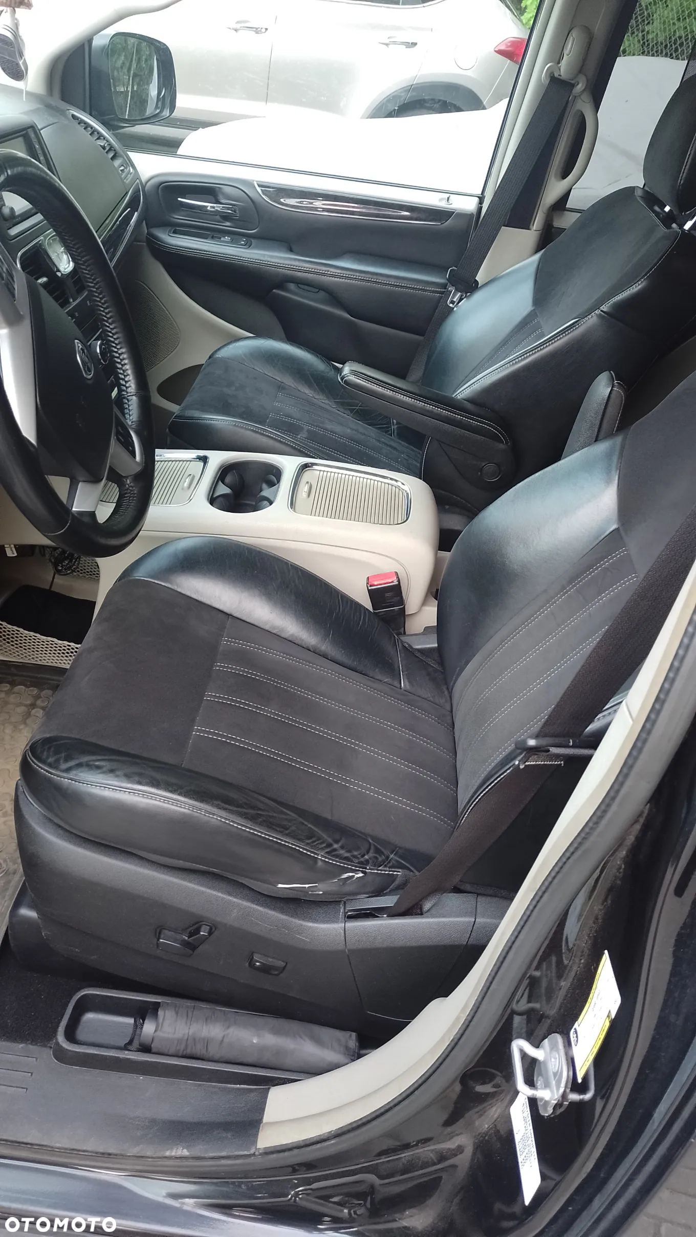 Lancia Voyager 3.6 Platinum - 40