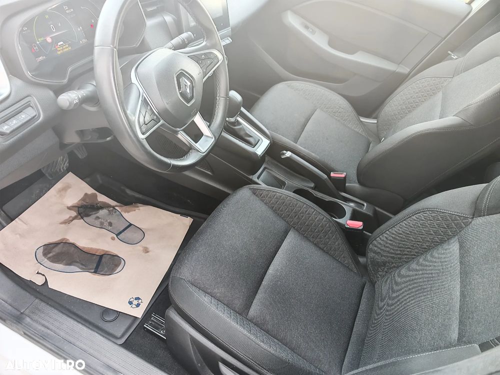 Renault Clio V E-Tech 145 Evolution - 9
