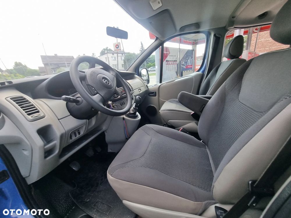 Opel Vivaro - 11