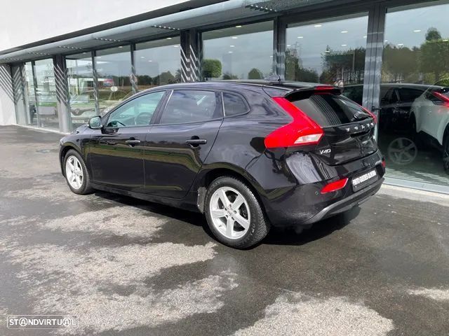 Volvo V40 T2 Momentum - 7