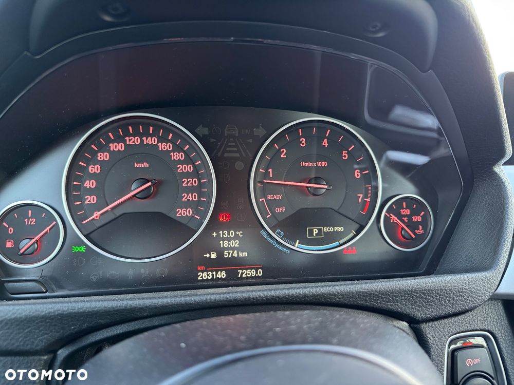 BMW Seria 3 320i - 27