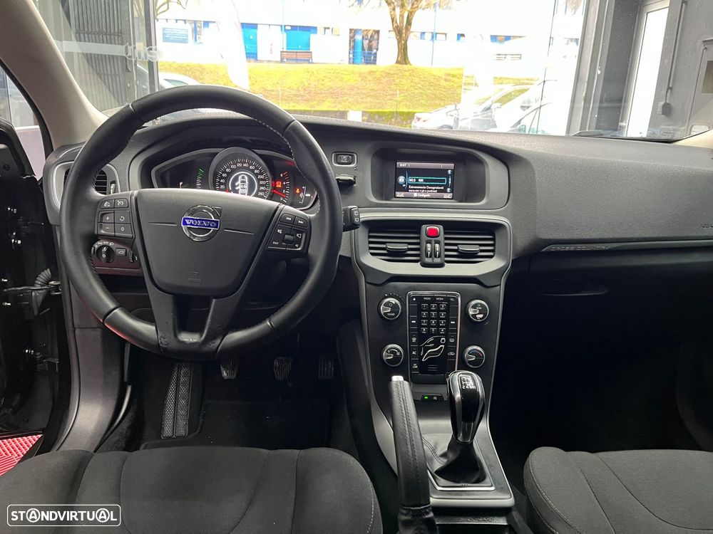 Volvo V40 Cross Country 2.0 D2 - 11