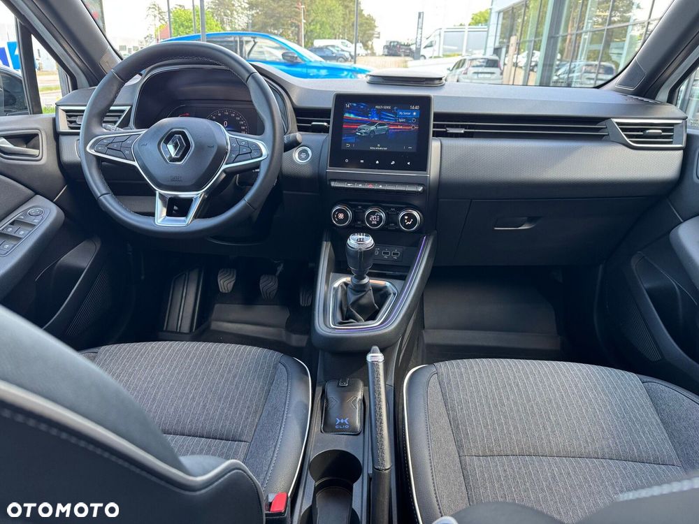 Renault Clio - 11