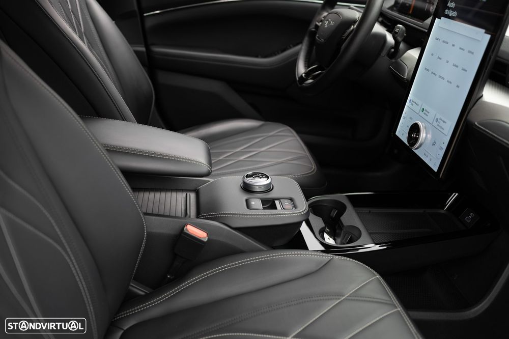 Ford Mustang Mach-E Alargada AWD - 29