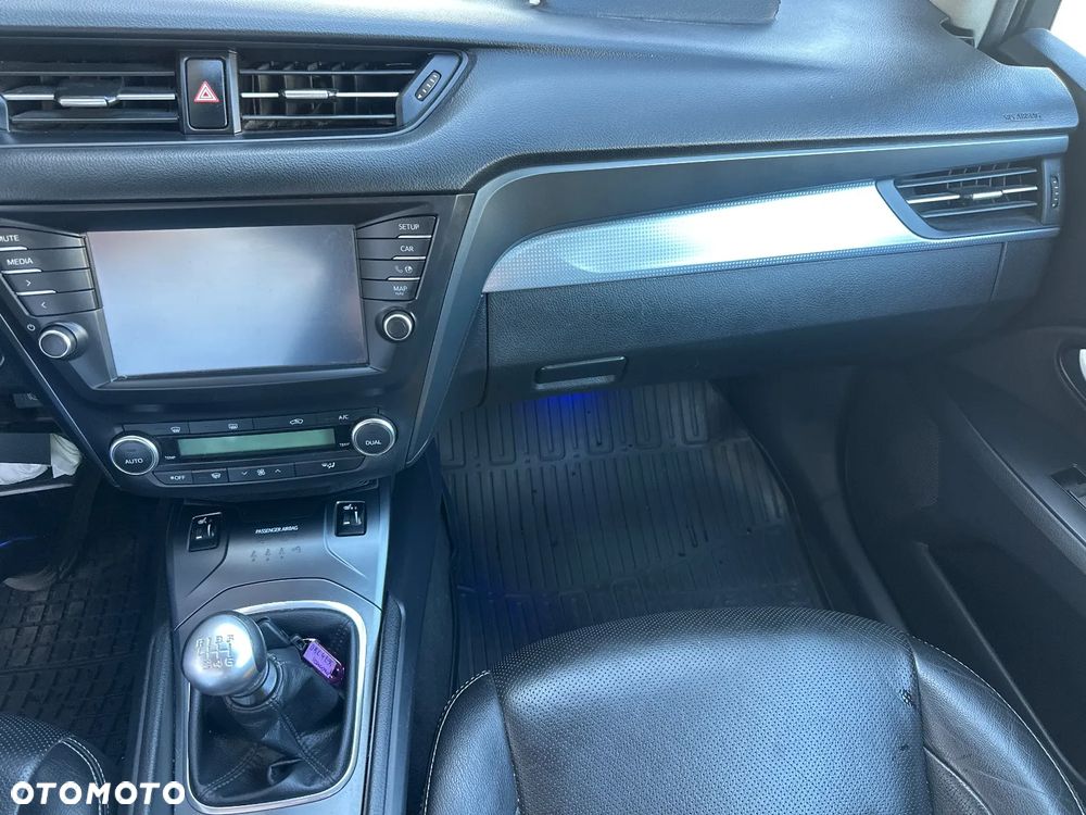 Toyota Avensis 1.8 Prestige - 32