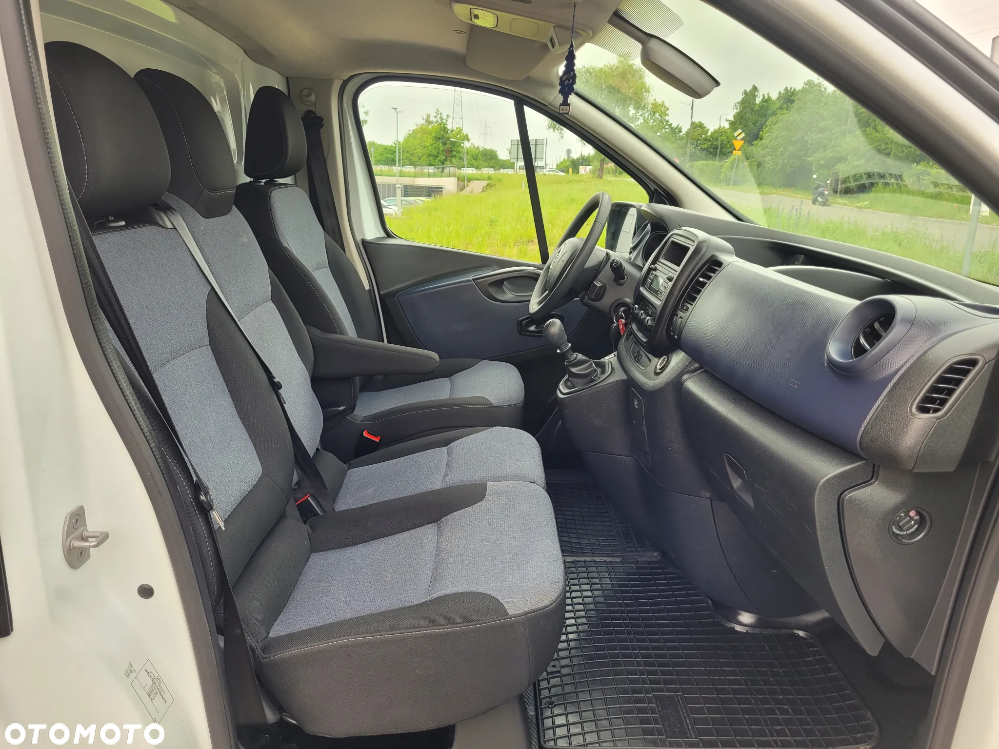 Opel Vivaro long - 23