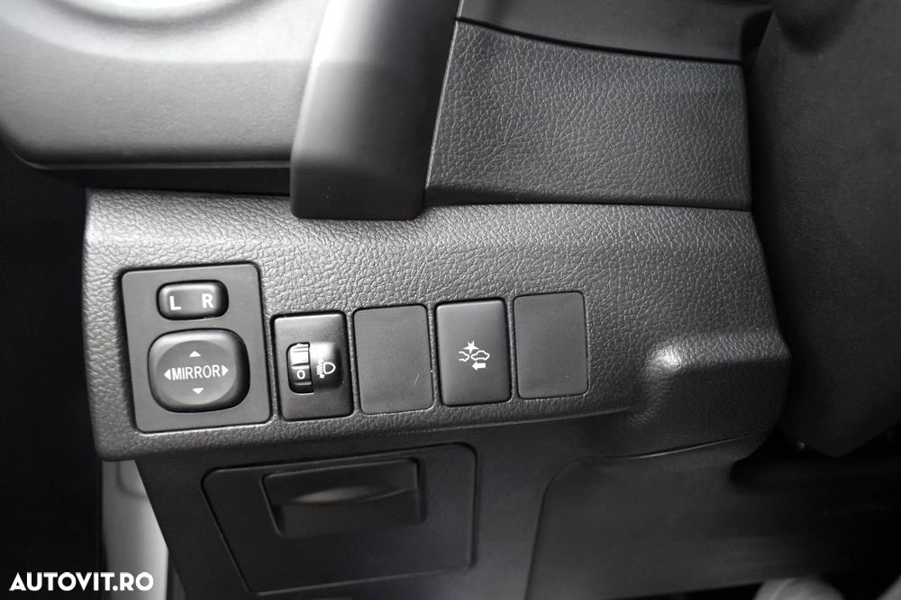 Toyota Auris 1.8 VVT-i Automatik Design Edition - 16