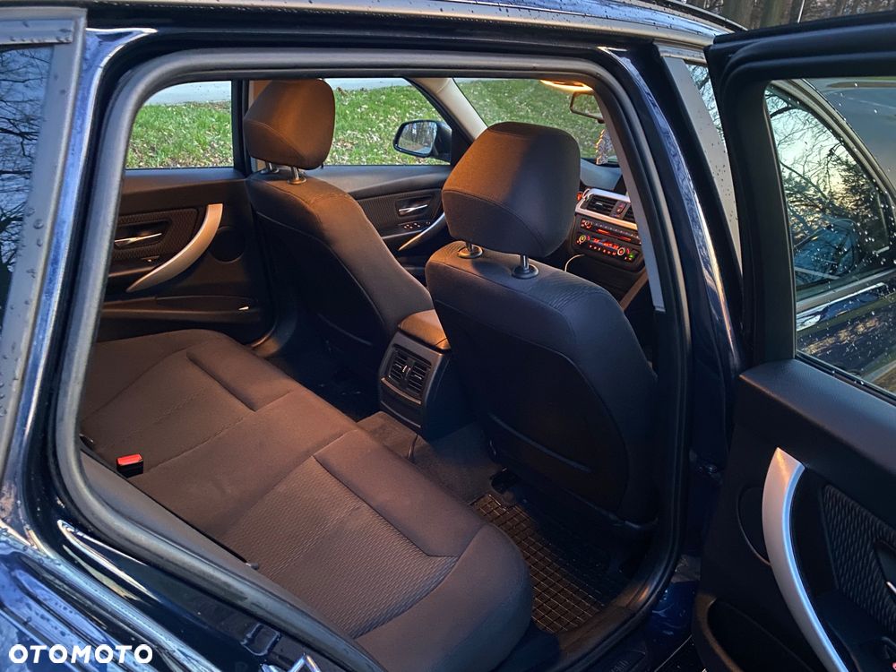 BMW Seria 3 318d Blue Performance Modern Line - 11