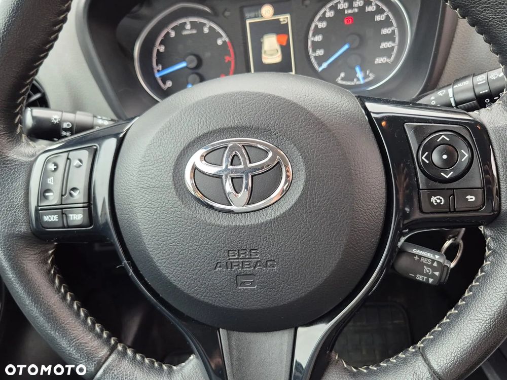 Toyota Yaris 1.5 Premium - 36