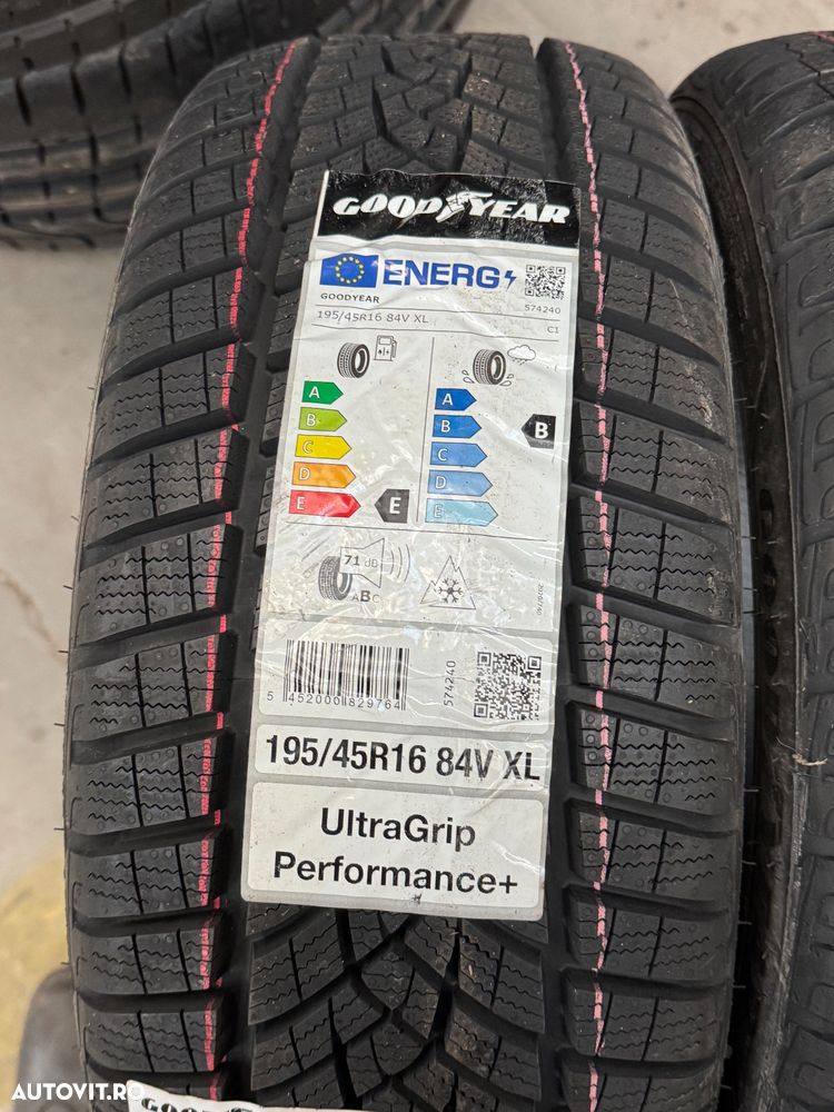 Vând 2 anvelope 195/45/16 goodyear de iarnă noi - 2