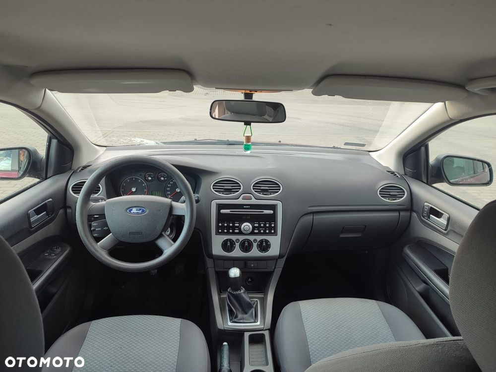 Ford Focus 1.6 Trend - 14