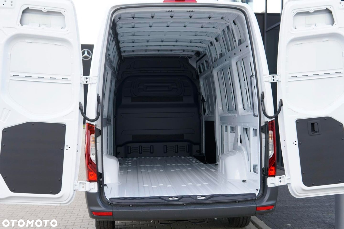 Mercedes-Benz Sprinter - 6