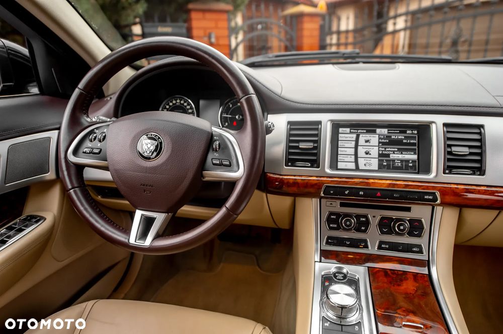 Jaguar XF 3.0 V6 S - 25