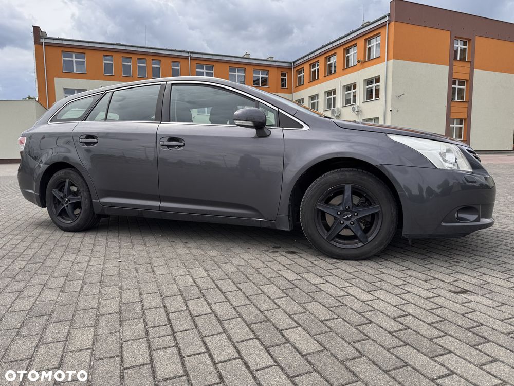 Toyota Avensis 1.8 Luna MS - 2