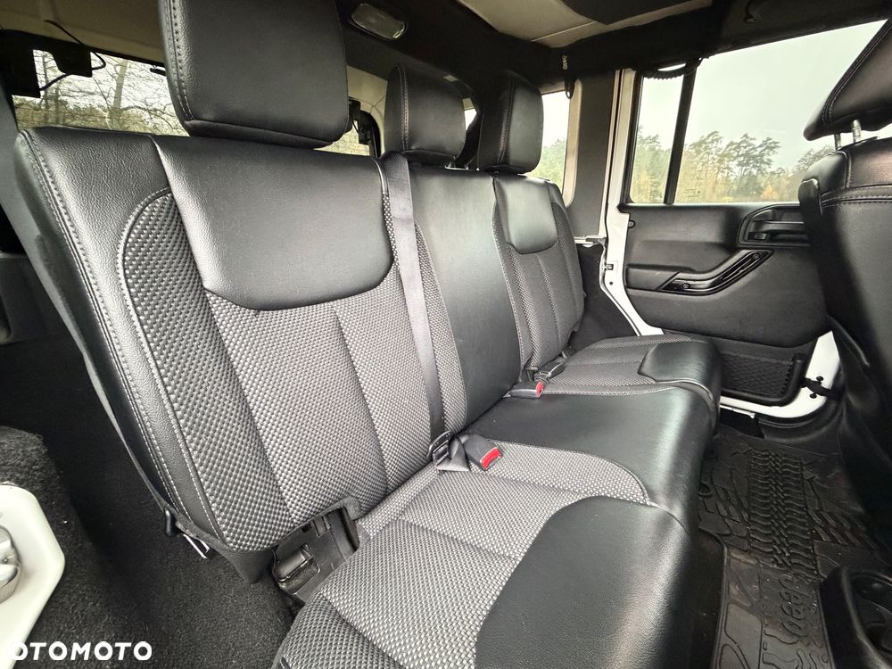 Jeep Wrangler 3.6 Unlim Sahara - 6