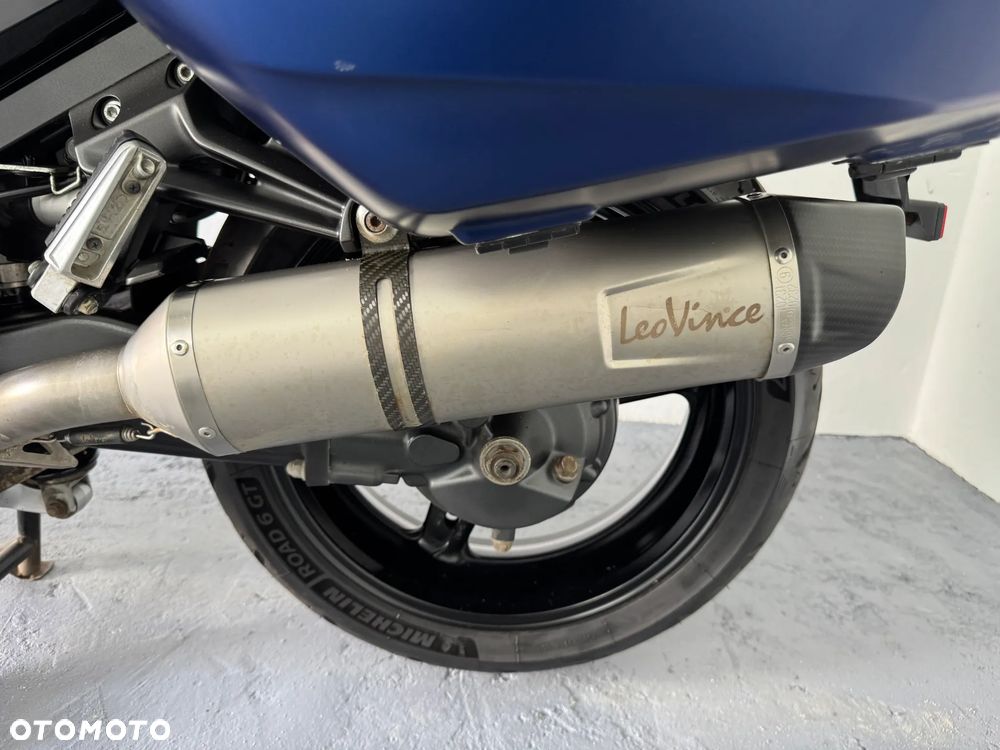 Yamaha FJR - 41