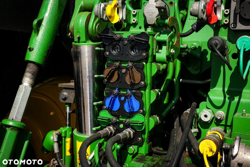 John Deere 6215R - 5