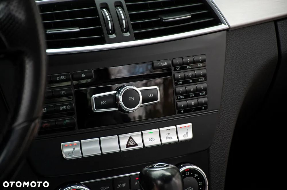 Mercedes-Benz Klasa C 180 BlueEFFICIENCY 7G-TRONIC Avantgarde - 30