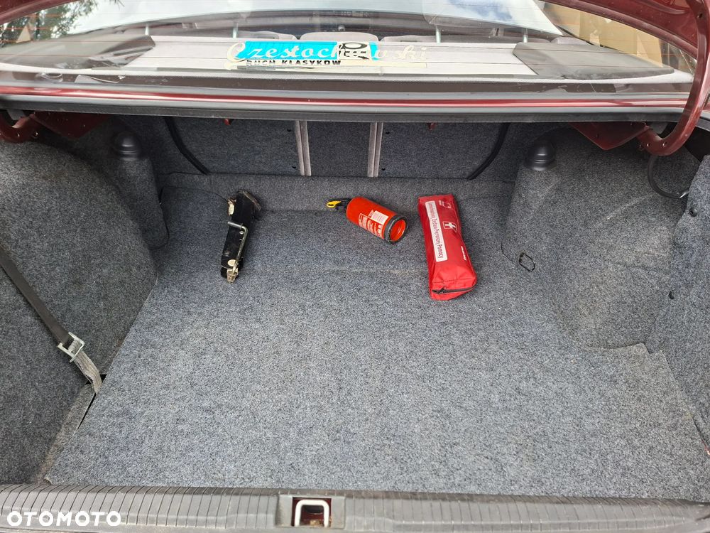 Opel Omega 2.4i GL - 29