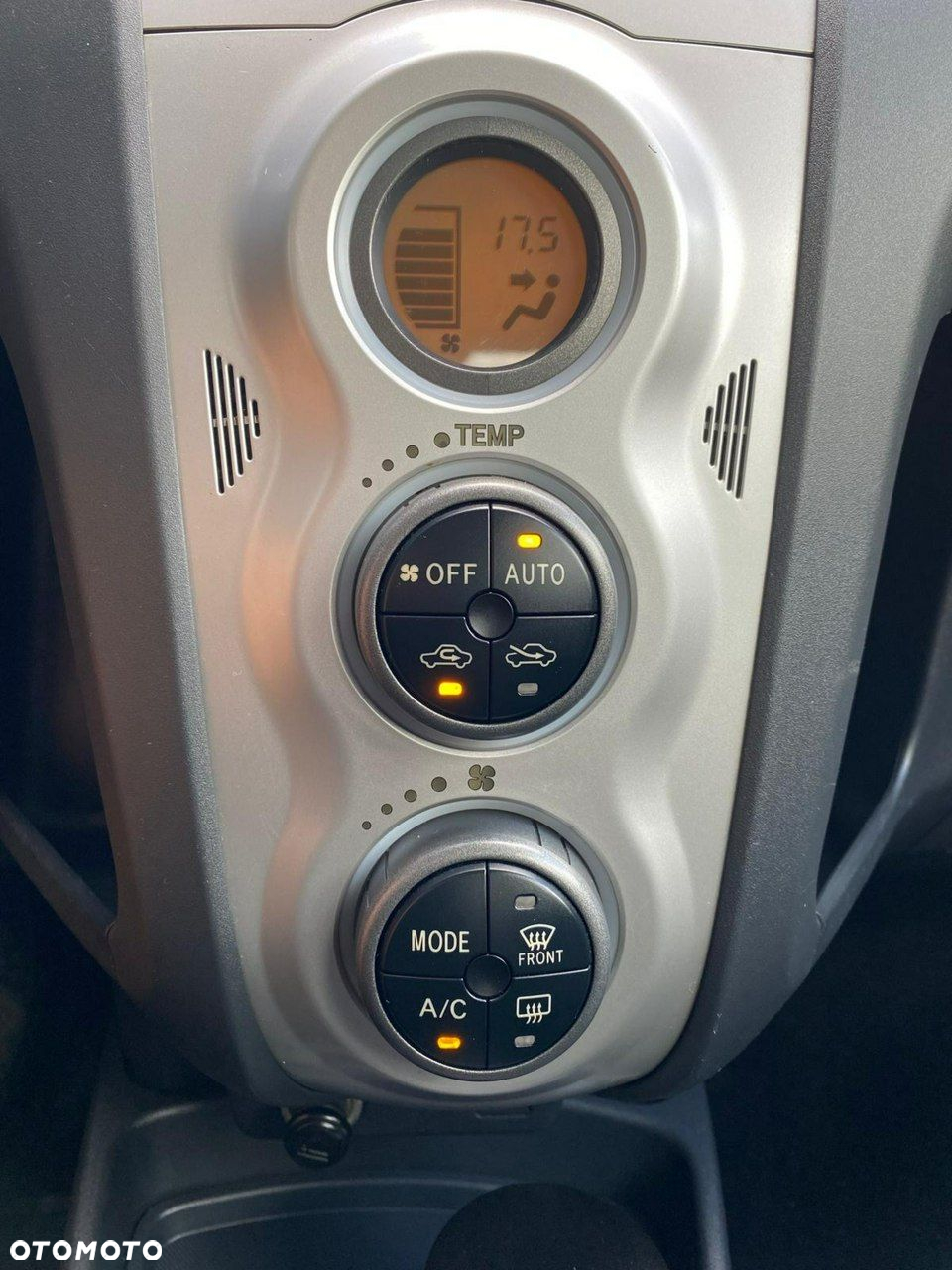 Toyota Yaris - 13