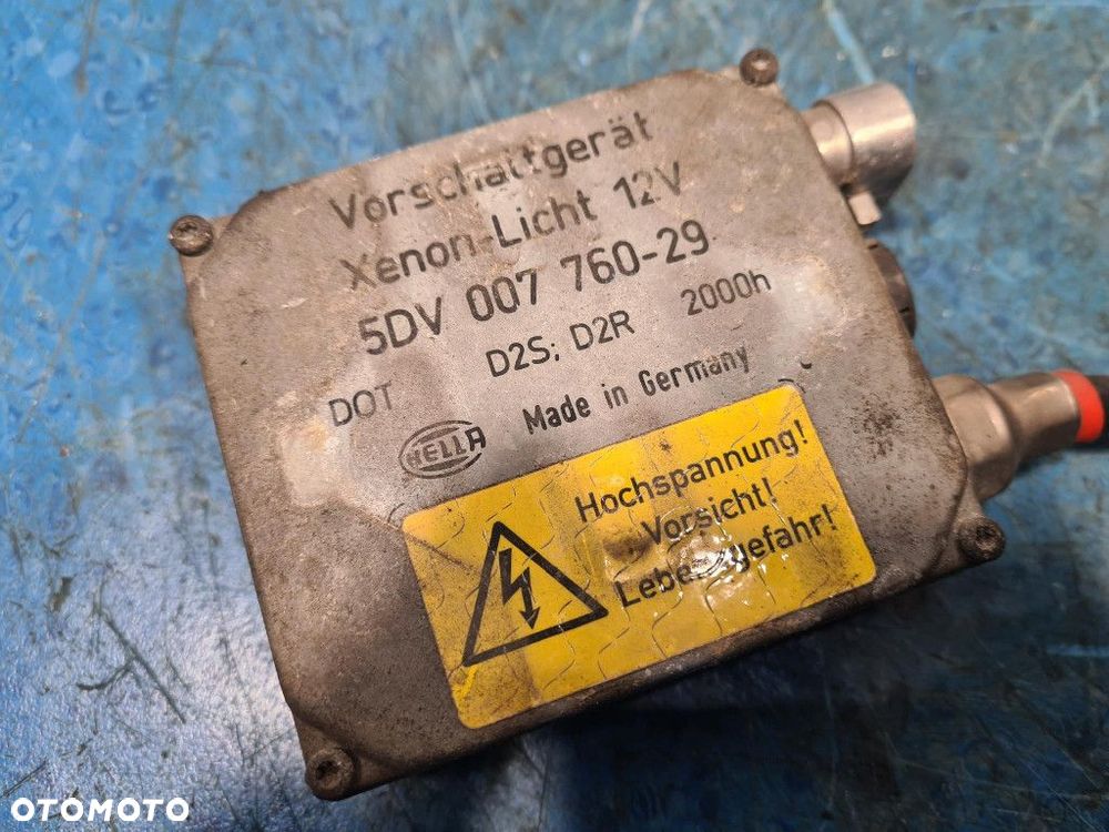 BMW 5 E39 PRZETWORNICA 5DV007760-29 - 2