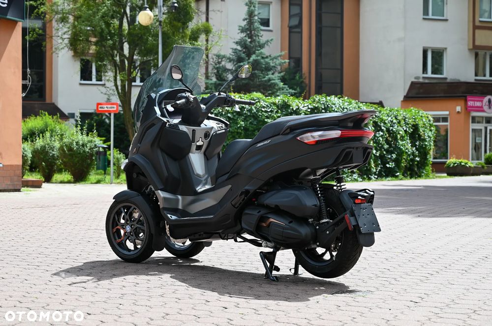 Piaggio MP-3 - 3