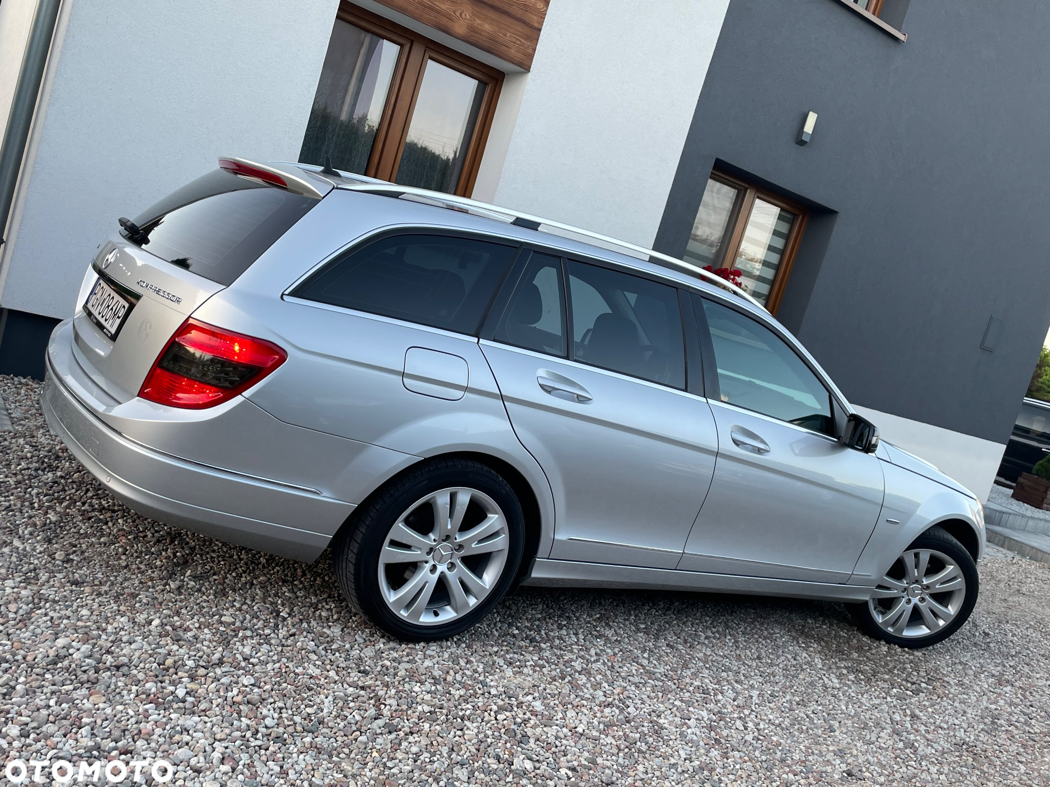 Mercedes-Benz Klasa C 180 T Kompressor Automatik BlueEFFICIENCY Avantgarde - 19