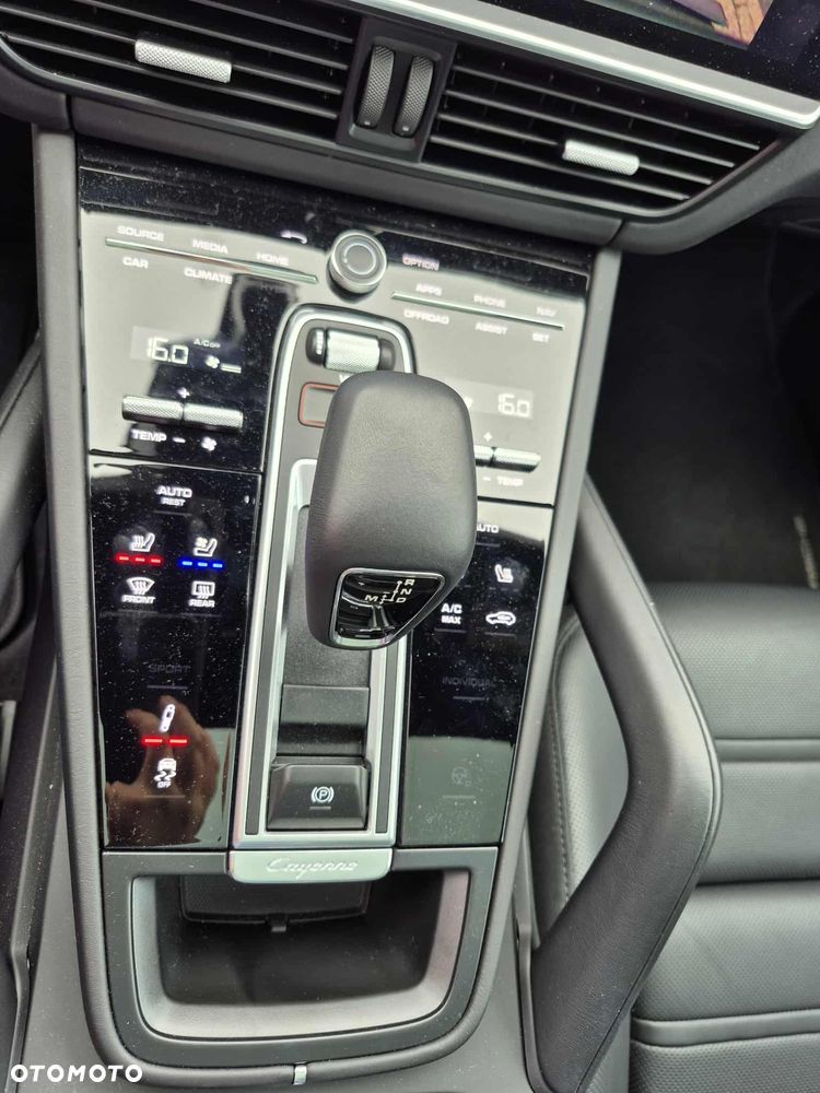 Porsche Cayenne Coupe - 7