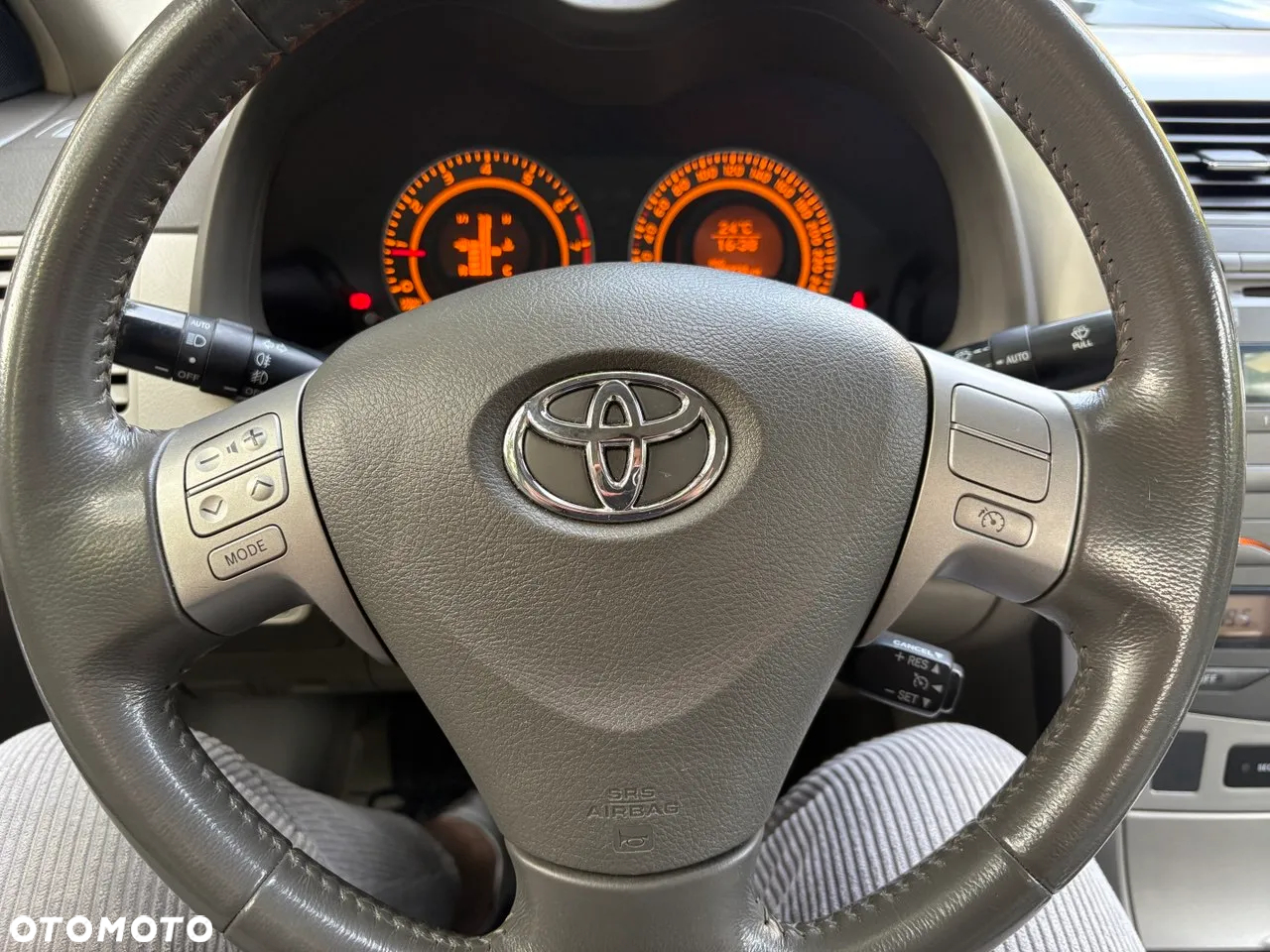 Toyota Corolla 1.6 VVT-i Luna - 18