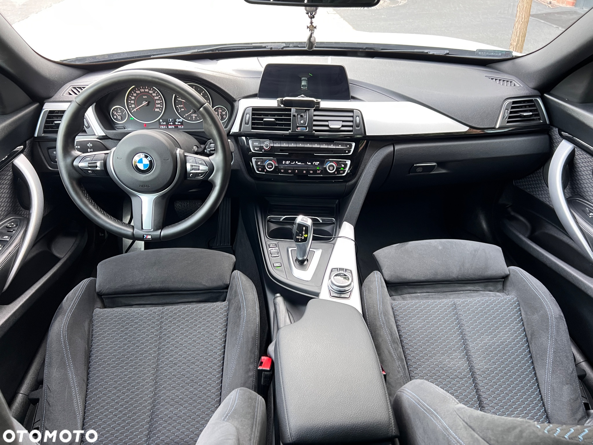 BMW 3GT 318d M Sport - 24