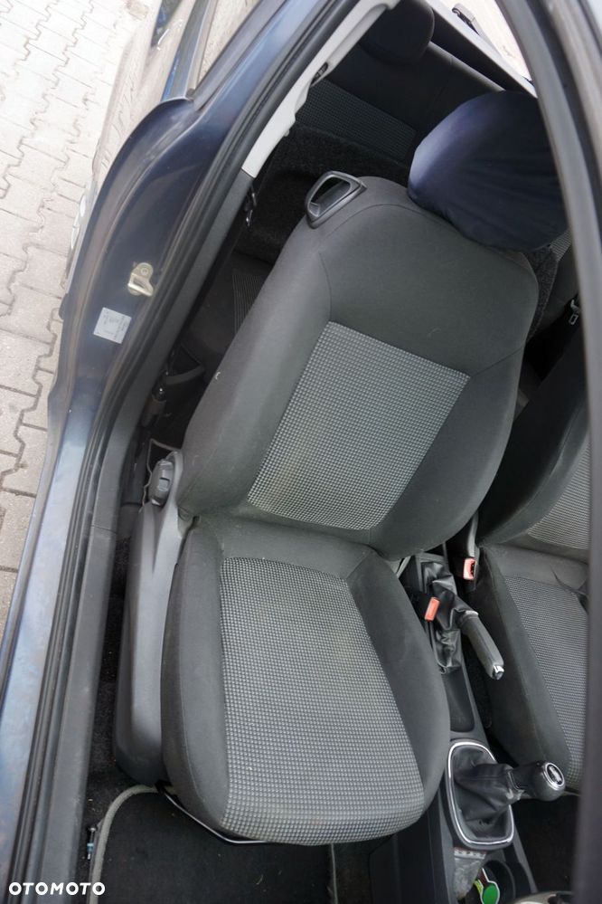 FOTEL PRZEDNI PRAWY CORSA D IV 3D HB  OPEL 2006-2011 - 1