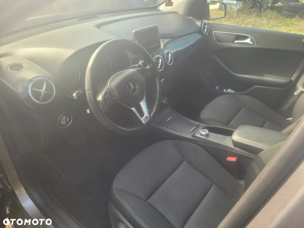 Mercedes-Benz B-Class 2014 photo 5