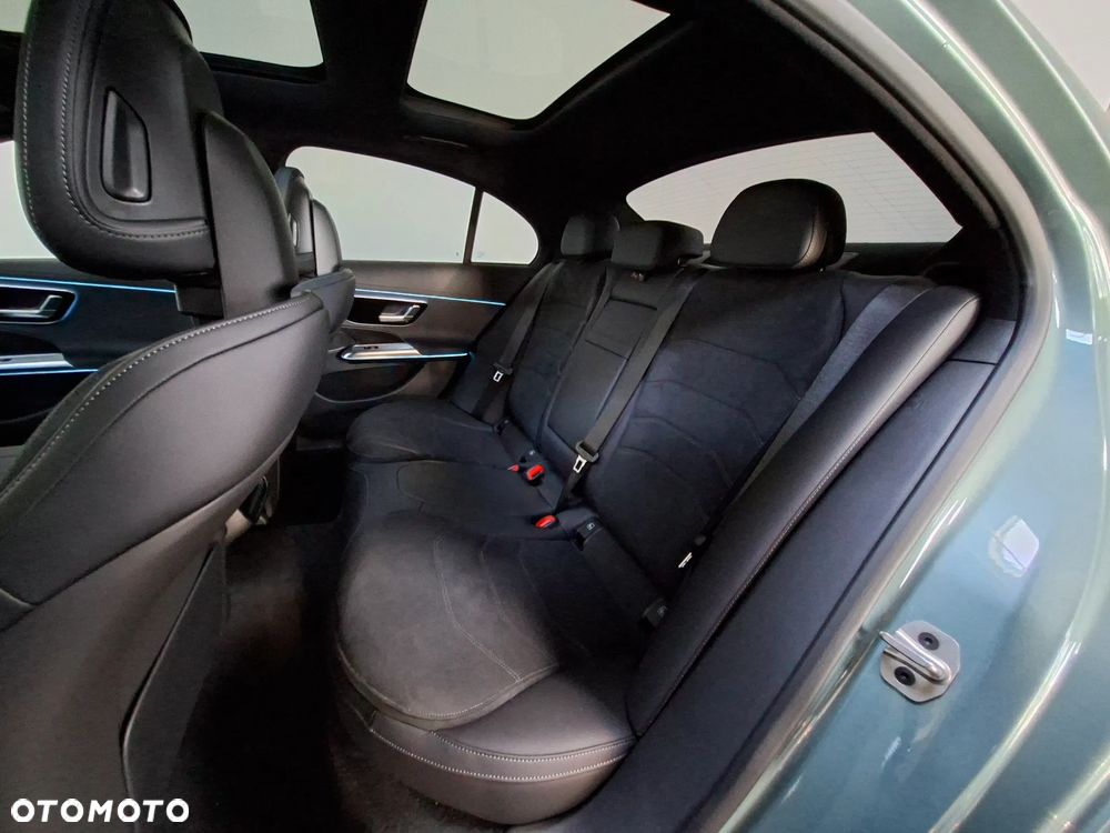 Mercedes-Benz Klasa E 220 d mHEV 4-Matic AMG 9G-Tronic - 11
