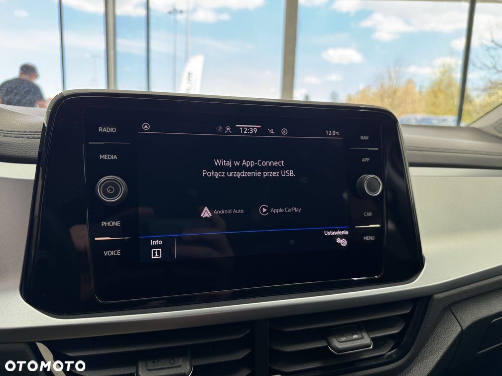 Volkswagen T-Roc - 32