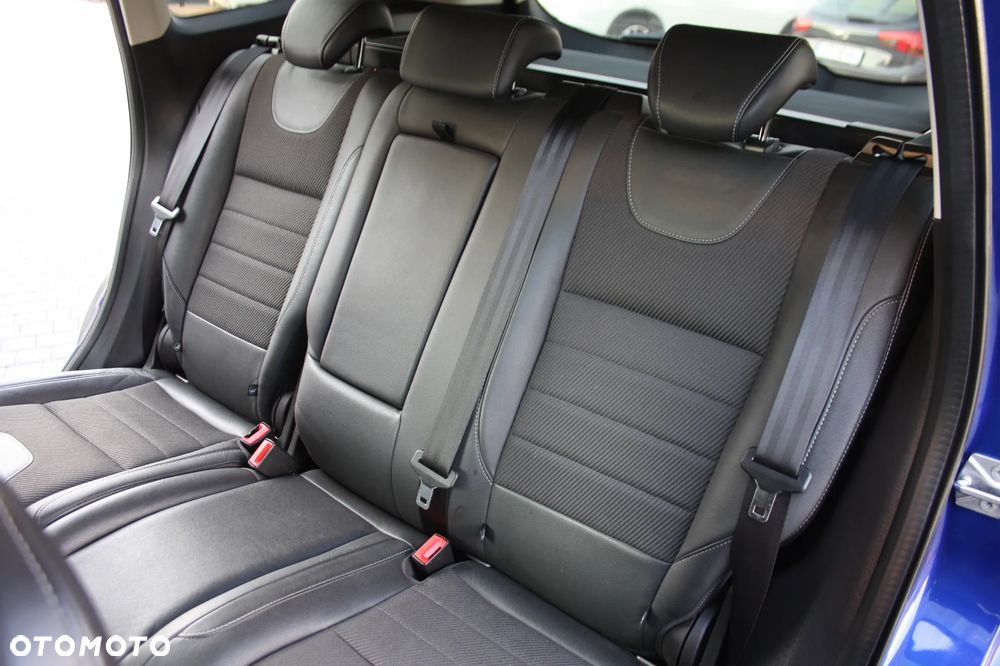 Ford Kuga 1.6 EcoBoost 2x4 Titanium - 37