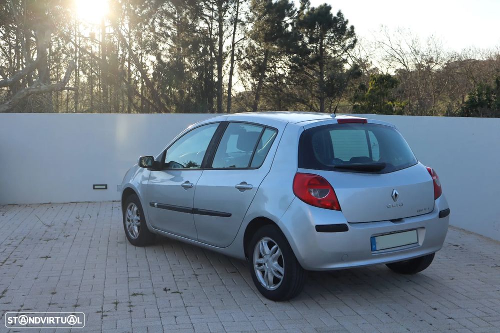 Renault Clio 1.2 16V Expression - 4