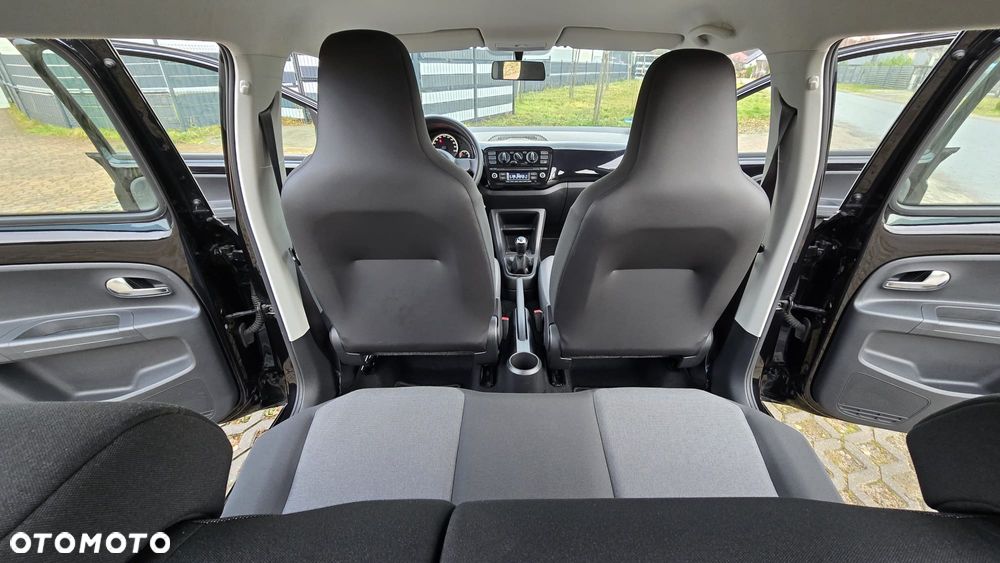 Volkswagen up! move - 14