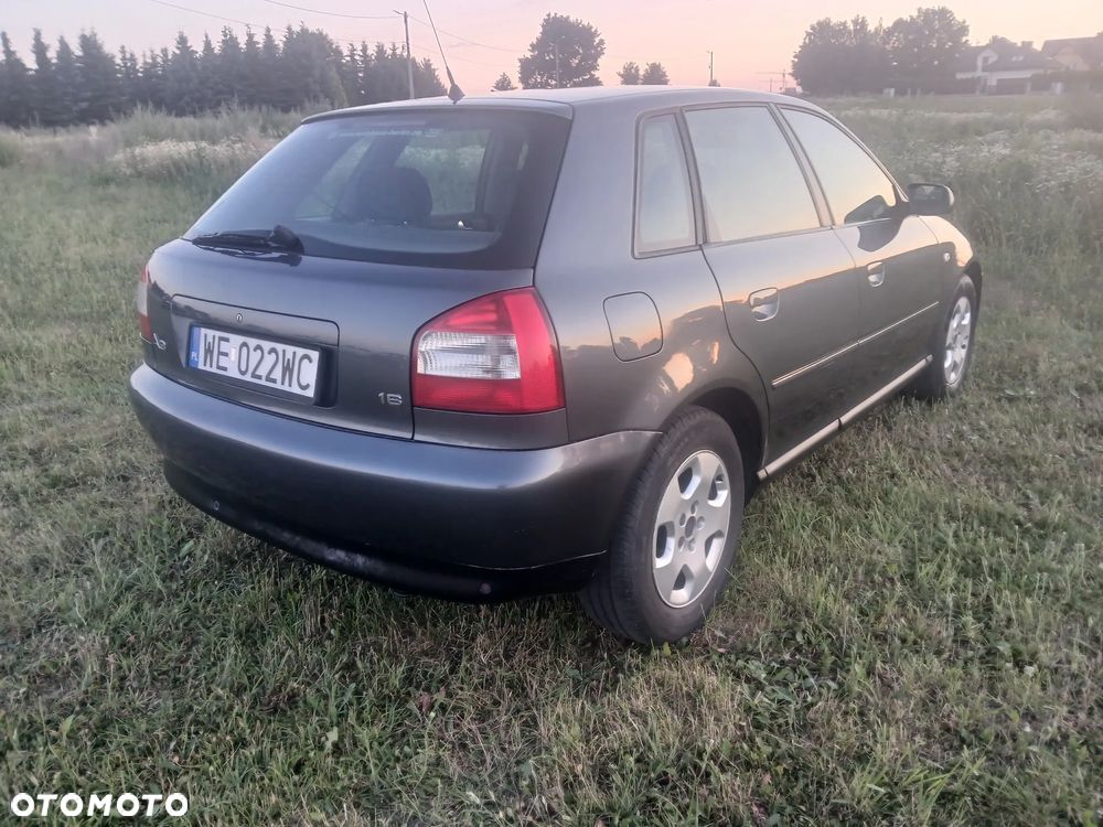 Audi A3 Sportback 1.6 Ambiente - 14