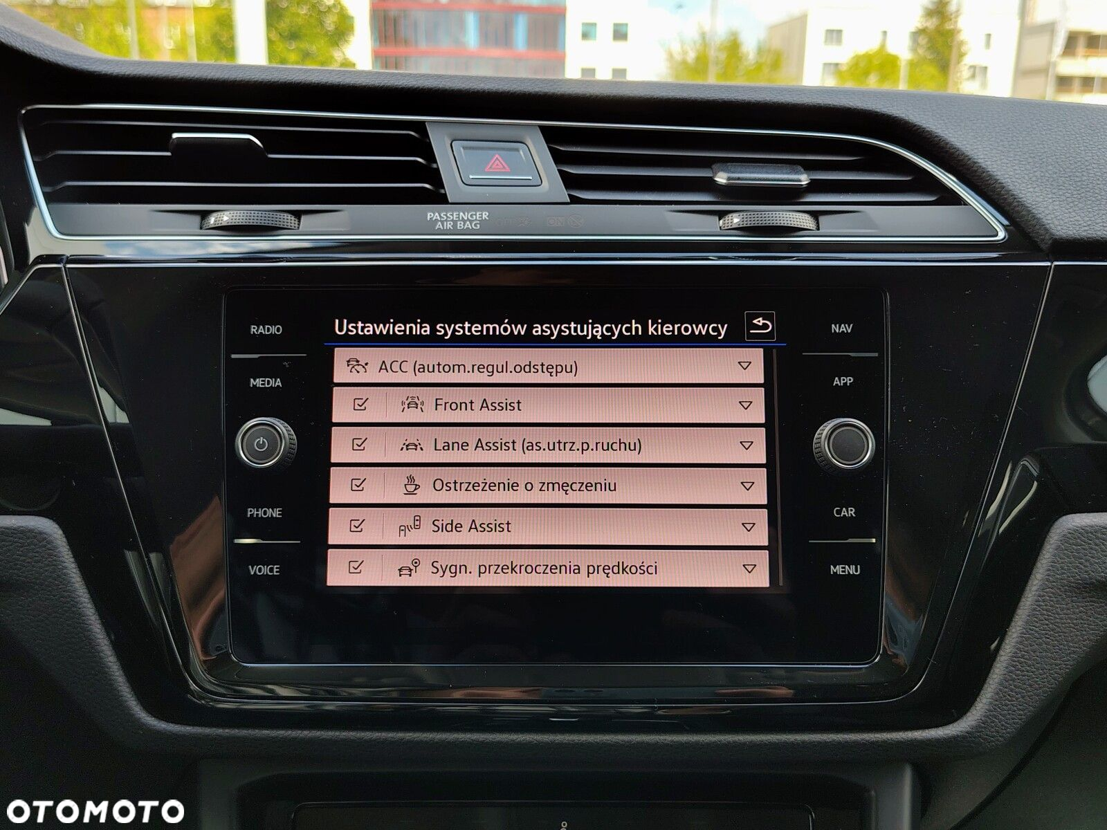 Volkswagen Touran - 19