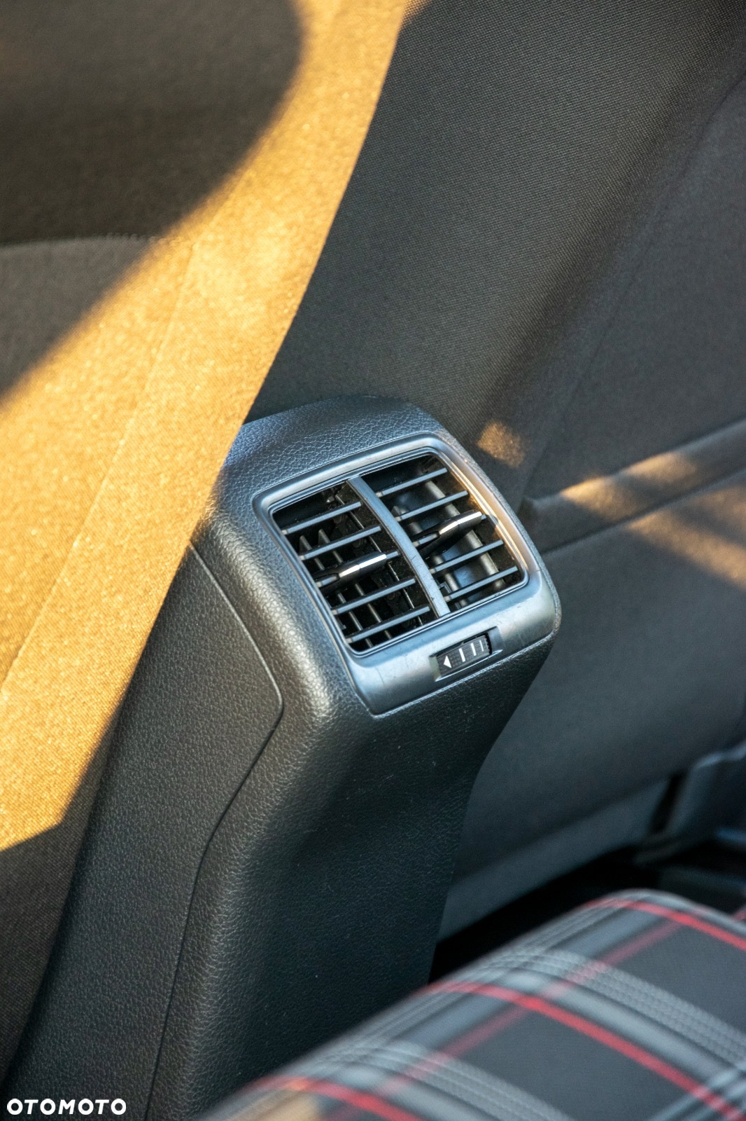 Volkswagen Golf - 21