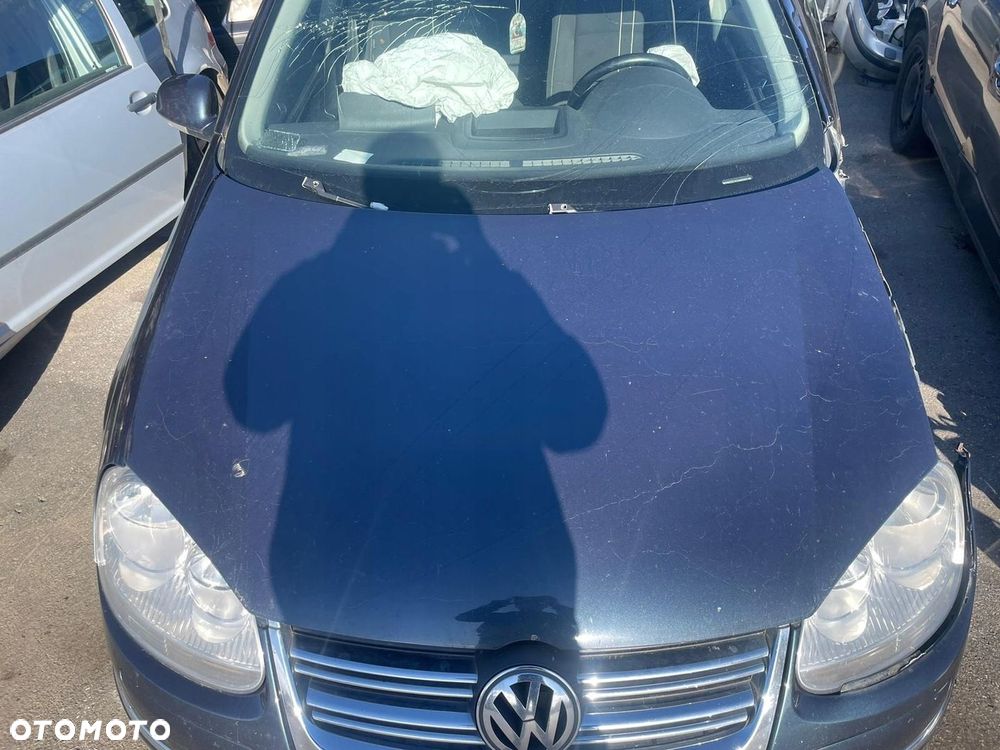 Volkswagen Jetta V Maska