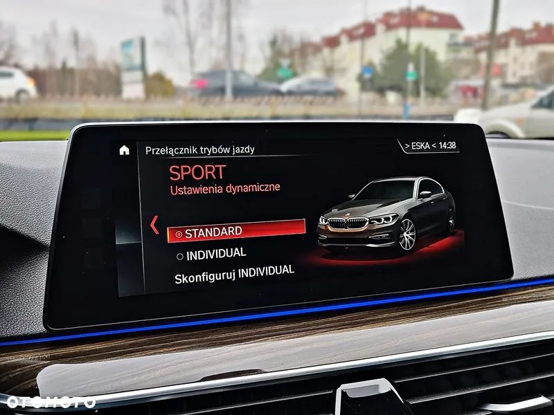 BMW Seria 5 530i xDrive Sport Line - 24