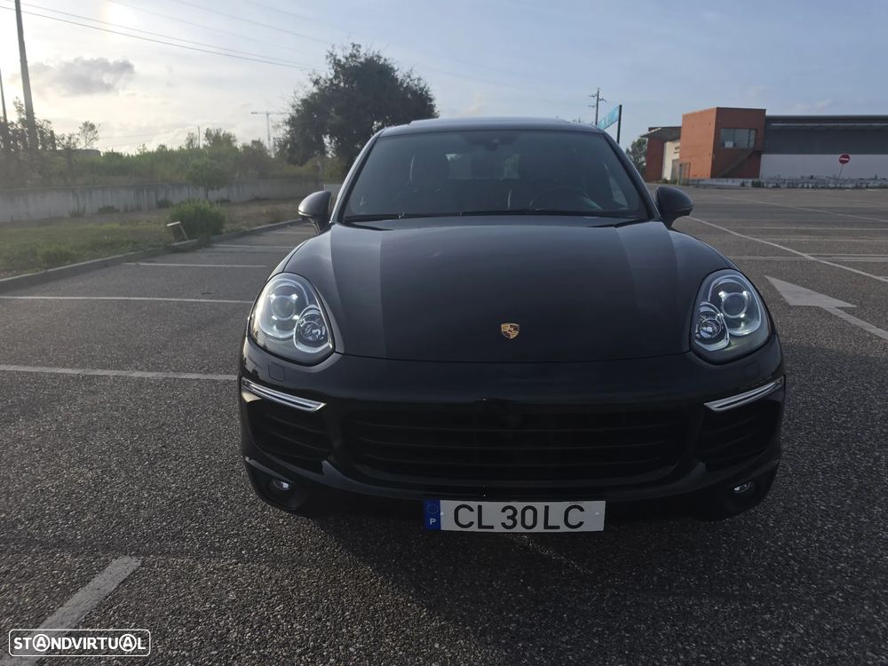 Porsche Cayenne S E-Hybrid Platinum Edition - 38