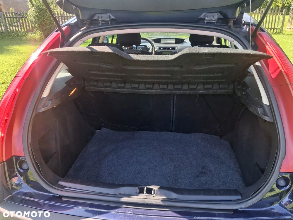 Citroën C4 1.4 16V X - 12