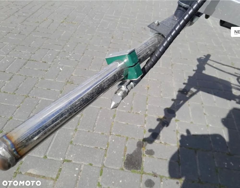 Boschung L3 (2009) polewaczka drogowa - 7